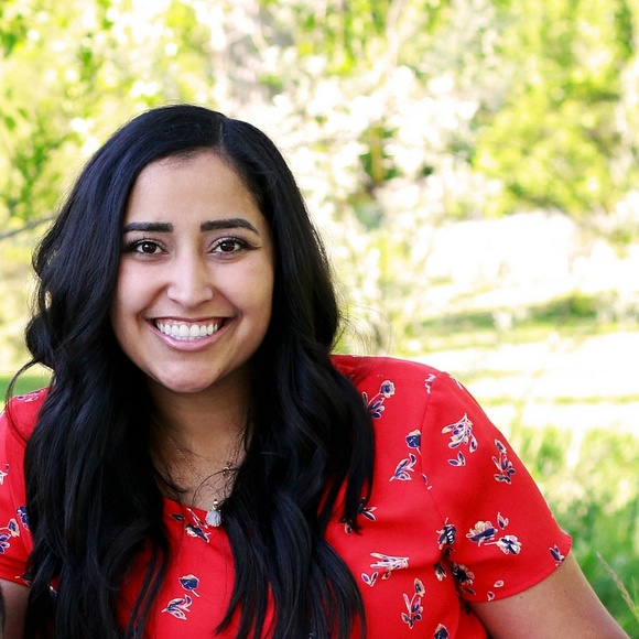 Meet your Posher, Mckenzie - Picture 1 of 2